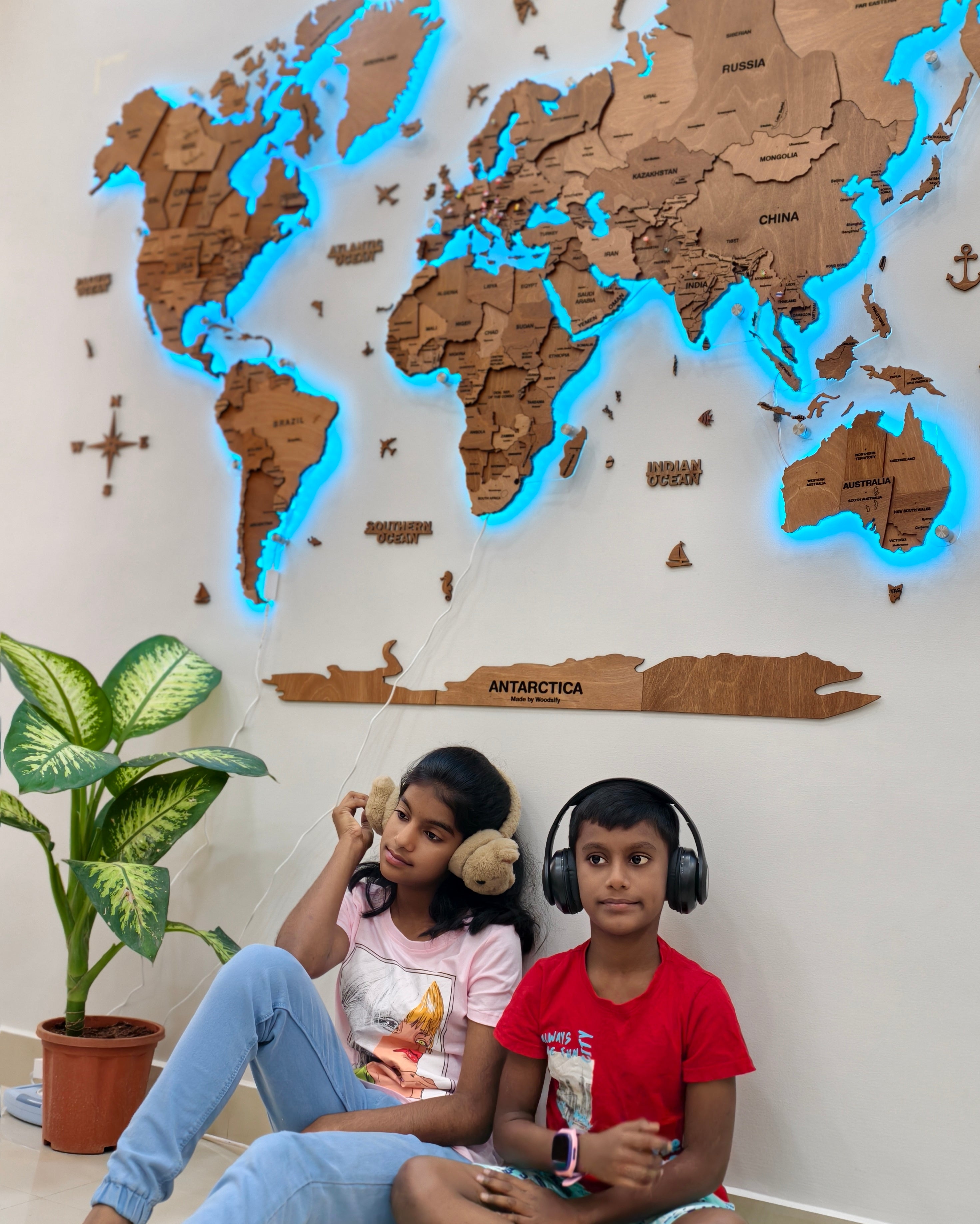 Load image into Gallery viewer, 3D LED Wooden World Map -Teak